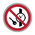 Mitführen von Metallteilen oder Uhren verboten
