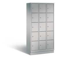 CLASSIC locker unit with plinth