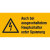 Auch bei ausgeschaltetem Haupschalter Warnschild Bogen, 5,2 x 2,6cm DIN EN ISO 7010 W012 + Zusatztext ASR A1.3 W012 + Zusatztext