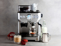 Espressomaschine 20bar mit Mahlwerk & Kännchen für 250g ganze Bohnen