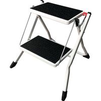 Compact folding steps with carry handle