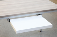 Auziehbares Tablar zur Montage unter dem Schreibtisch, Maße: H 110-150 x B 500 x T 350 mm, Farbe: 696 verkehrsweiß