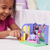 Gabby's Dollhouse , Stanza dei giochi Carlita Purr-ific con la macchinina giocattolo Carlita, accessori, mobili e scatola con sorpresa, per bambini dai 3 anni in su