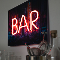 BAR LUZ DE NEÓN. INCLUYE CAUTIVADOR LETRERO DE PARED DE PAISAJE URBANO FUTURISTA, TUBO LED VIBRANTE Y CABLE USB VERSÁTIL DE 2 ME