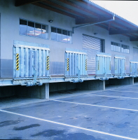 Stahl-Federbr�cke station�r mit Segmentzunge, verzinkt - L�nge 1565 Breite 2000 Tragkraft 5000 kg/St�ck