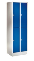 Doppelstock-Garderobenschrank, Türen glatt, mit Sockel, Abteile 2x2, Abteilbreite 300 mm, RAL7035/RAL5021 | CW5025-5021