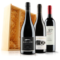 Red wine trio in wooden gift box