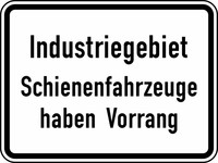 Verkehrszeichen VZ 1008-32 Industriegebiet, Schienenfahrzeuge haben Vorrang 450 x 600, 2mm flach, RA 1