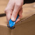 Klever® Kutter KONCEPT - 1 Stk - blaues Sicherheitsmesser mit zwei verdeckten Klingen im Doppelhaken-Design - Einweg-Sicherheitsschneider für präzise Schnitte