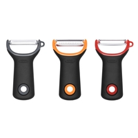 OXO GOOD GRIPS - SET DE 3 PELADORES DE PATATAS Y VERDURAS, PELADOR RECTO, DENTADO Y EN JULIANA, COLORES GRIS, NARANJA Y ROJO