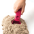 Kinetic Sand Valigetta Sempre con Te Sabbia cinetica 900gr Sabbia magica Sabbia colorata marrone 5 formine e 2 accessori Giocattoli per bambini e bambine 3 anni