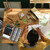 Relaxdays Malkoffer, Malset mit Wasserfarben, Bunt- & Bleistifte, Pinsel, Spitzer & Radierer, Kunstkoffer Holz, natur
