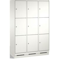 EVOLO locker unit, with plinth