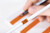 Selbstlaminierende Etiketten für manuelle Beschriftung Typ 1402 im Buchformat 12,70x12,70x38,10 mm orange/transparent