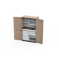 Kitchen unit with hinged doors