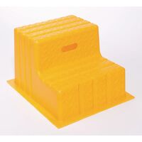 Lightweight static plastic steps