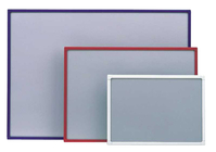 Modellbeispiele: Unitex -P- Wechselrahmen von links: enzianblau, rubinrot, reinweiß