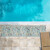 Relaxdays Weichschaummatte, zuschneidbar, Bad, Sauna, Pool, Antirutschmatte, Design Abstrakt, BxT 65 x 300 cm, blau/weiß