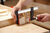 Temperguss-Schraubzwinge TPN 200 x 50 mm, mit Holzgriff-Anwendung