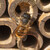 Relaxdays Insektenhotel, Nisthilfe für Wildbienen, HBT: 26,5 x 17 x 19 cm, Bienenhotel Garten & Balkon, Holz, natur/grün
