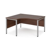 Maestro 25 left hand ergonomic desk 1400mm wide - silver bench leg frame and wal