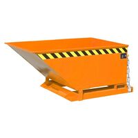 Tilting skip with tilting mechanism