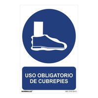 SEÑAL USO OBLIGATORIO "USO OBLIGATORIO DE CUBREPIES" (PVC 0.7MM) 30X40CM