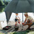 Relaxdays Angelschirm mit Seitenwänden, wasserabweisend, Kippmechanismus, Erdnägel & Tragetasche, Anglerschirm, grün