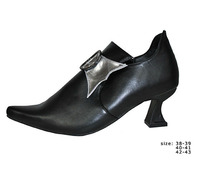 paire de chaussures à  talon noir & argent pointure 42-43