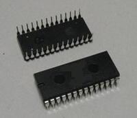 PIC16F73-I/SP DIP-28 THT MIKROCONTROLLER