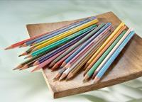 FSC®-zertifizierter Buntstift STABILO® GREENcolors Etui „ARTY“, 3 mm, sortiert, Kartonetui mit 24 Stiften