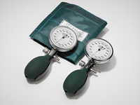 Blutdruckmeßgerät Prakticus II und Stethoskop im Set für Erwachsene, rot