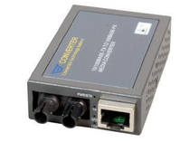Microconnect MCSC2001 netwerk media converter 100 Mbit/s Multimode Zwart
