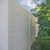 Beton schutting wood texture met dubbele platen, grijs inclusief gladgestreken betonpaal dubbel met sleuf 248cm, en dubbele betonplaat 199x38,5cm.