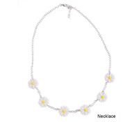 collier fleurs 6 marguerites