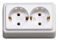 Kopp 120101001 socket-outlet Type F White