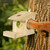 Relaxdays Eichhörnchen Futterhaus, Futterkasten für Eichhörnchen, zum Aufhängen, Holz, HBT: 17,5 x 14 x 25 cm, geflammt