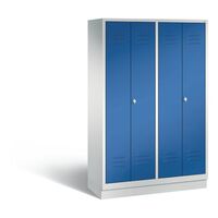 CLASSIC cloakroom locker with plinth, doors close in the middle