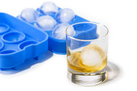 6er-Eiswürfelform aus Silikon, Motiv "Whisky BallI". deal für Whisky, ein Must