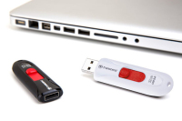 Transcend JetFlash USB-Stick 590 / 32GB / wei USB flash meghajtó USB A típus 2.0 Fehér
