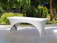 Stabiler Gartentisch aus Kunststoff mit weißer Stretch Husse - Klapptisch