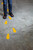 DURABLE Simbolo da pavimento adesivo, forma a "Impronta", 90x0,7x240 mm, giallo segnale